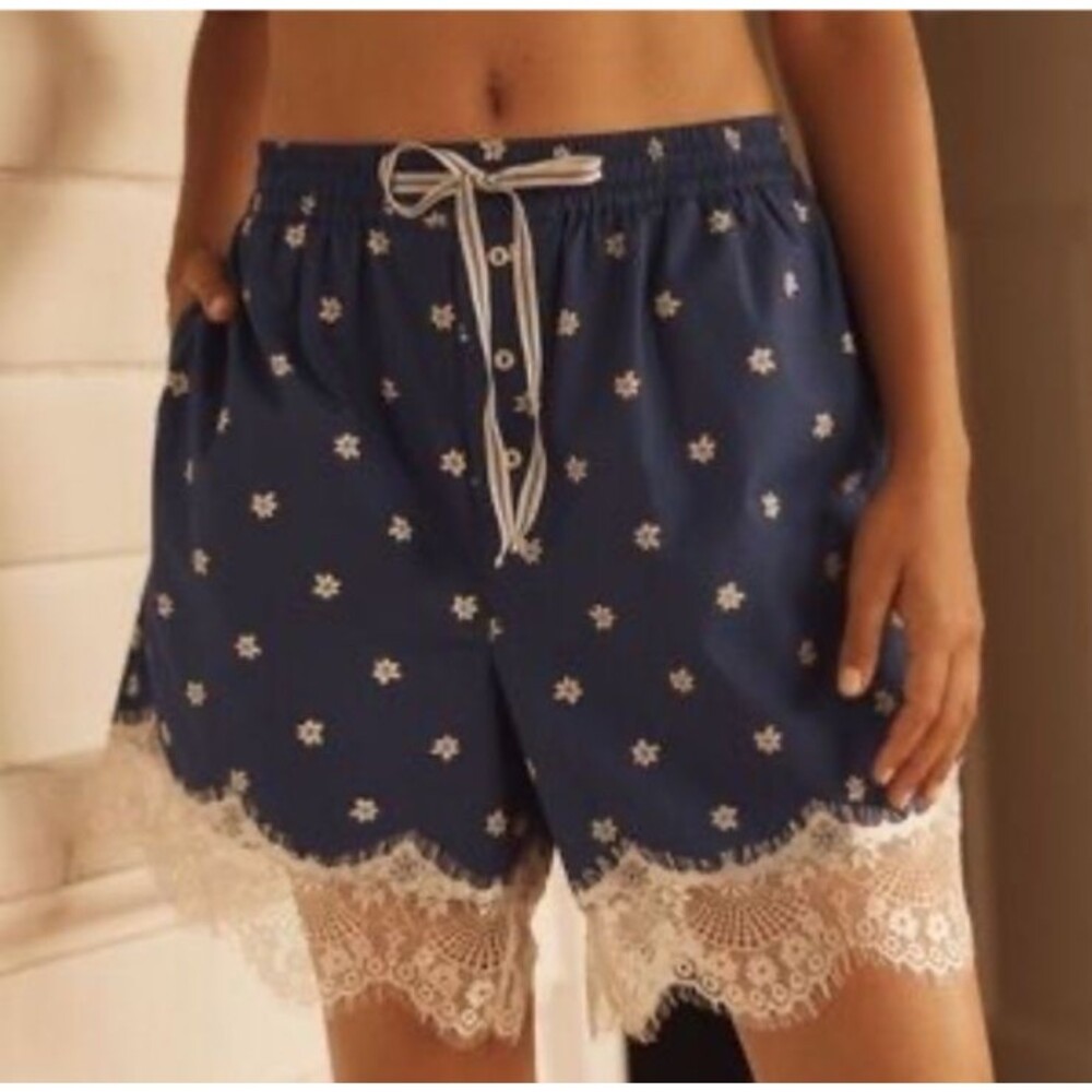 Anthropologie Lace Hem Boxer Bermuda Shorts Women’s size S NWT Floral Cotton